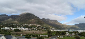 Holiday Apartment and Work Remotely, 2min from the Beach, Hout Bay